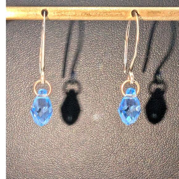 Tested 925 Sterling Silver Blue Briolette Cut Crystal Teardrop Dangle Earrings - Picture 2 of 4